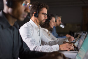 Operatori callcenter forbusines a lavoro